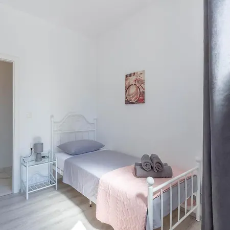 Bright & Modern 2bd In Stobrec, Free Parking * 斯普利特