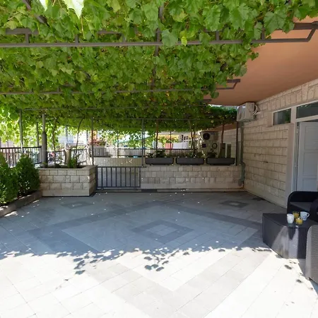 Bright & Modern 2bd In Stobrec, Free Parking Апартаменты *
