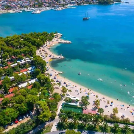 Bright & Modern 2bd In Stobrec, Free Parking Apartamento