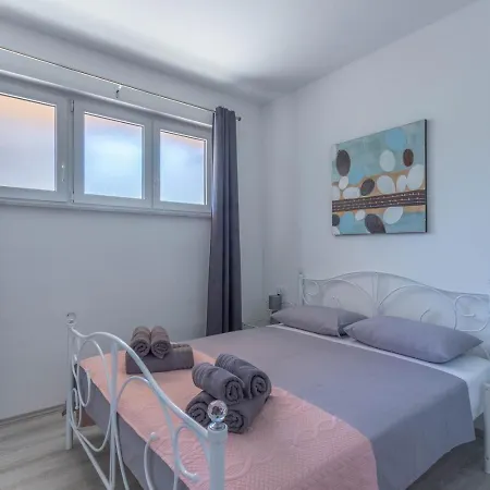 Modern 2bd