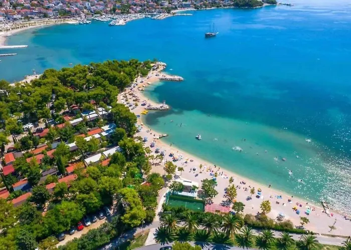 Bright & Modern 2bd In Stobrec, Free Parking Appartamento