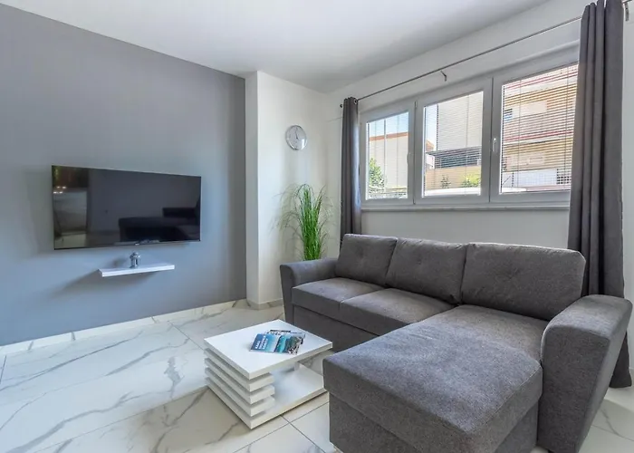 아파트 Bright & Modern 2bd In Stobrec, Free Parking 스플리트