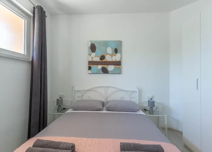 Bright & Modern 2bd In Stobrec, Free Parking Appartamento *