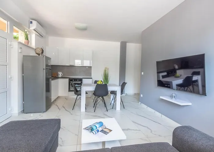 Bright & Modern 2bd In Stobrec, Free Parking 아파트 스플리트